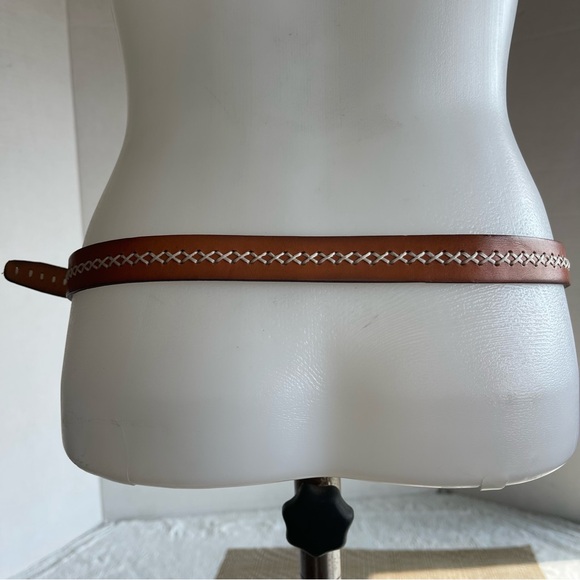 Fossil Women’s Size Medium Tan Leather Belt with Stitching - Picture 2 of 8